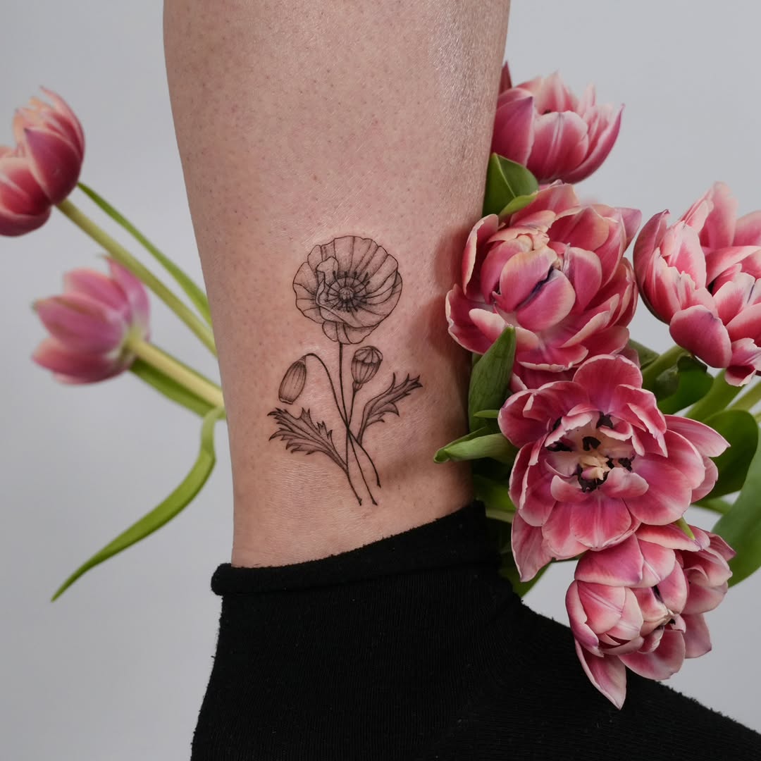 Tattoo by @allysuetattoo — fine_line
