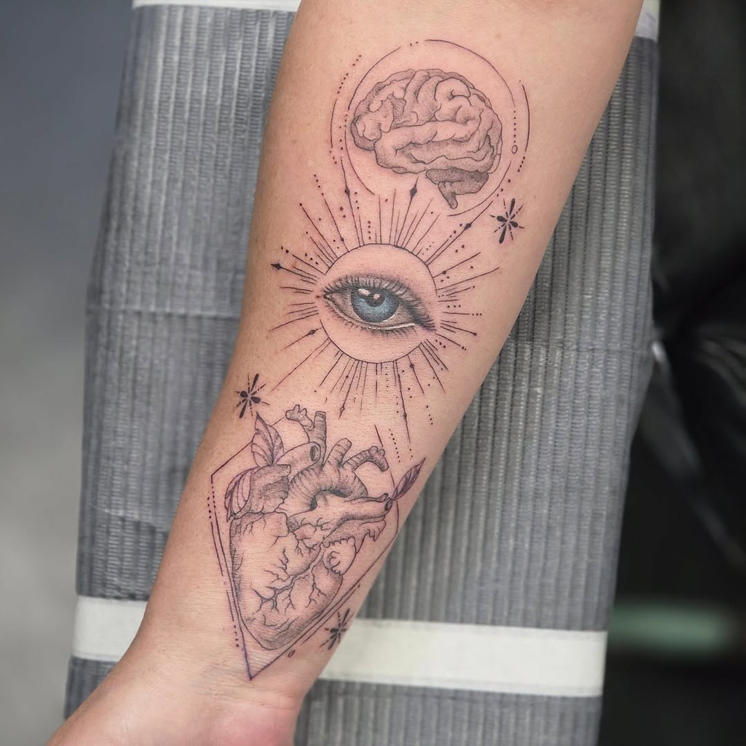 Tattoo by @robg_lovertattoos โ fine_line
