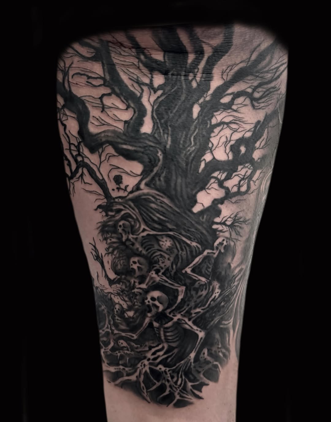Tattoo by @jenbeantattoos โ dark_realism, blackwork
