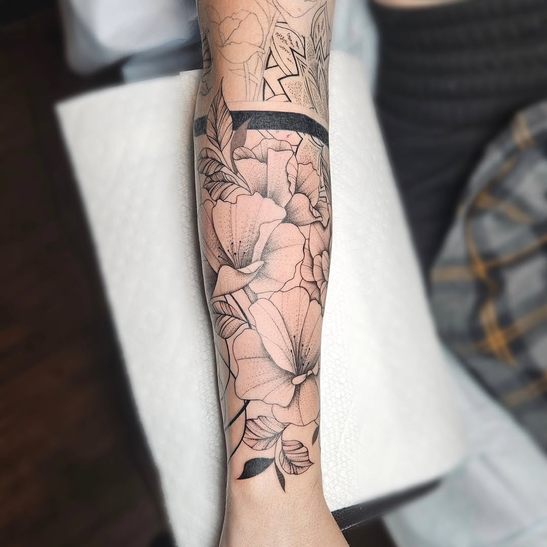 Tattoo by @tattsbytayy — black_and_grey