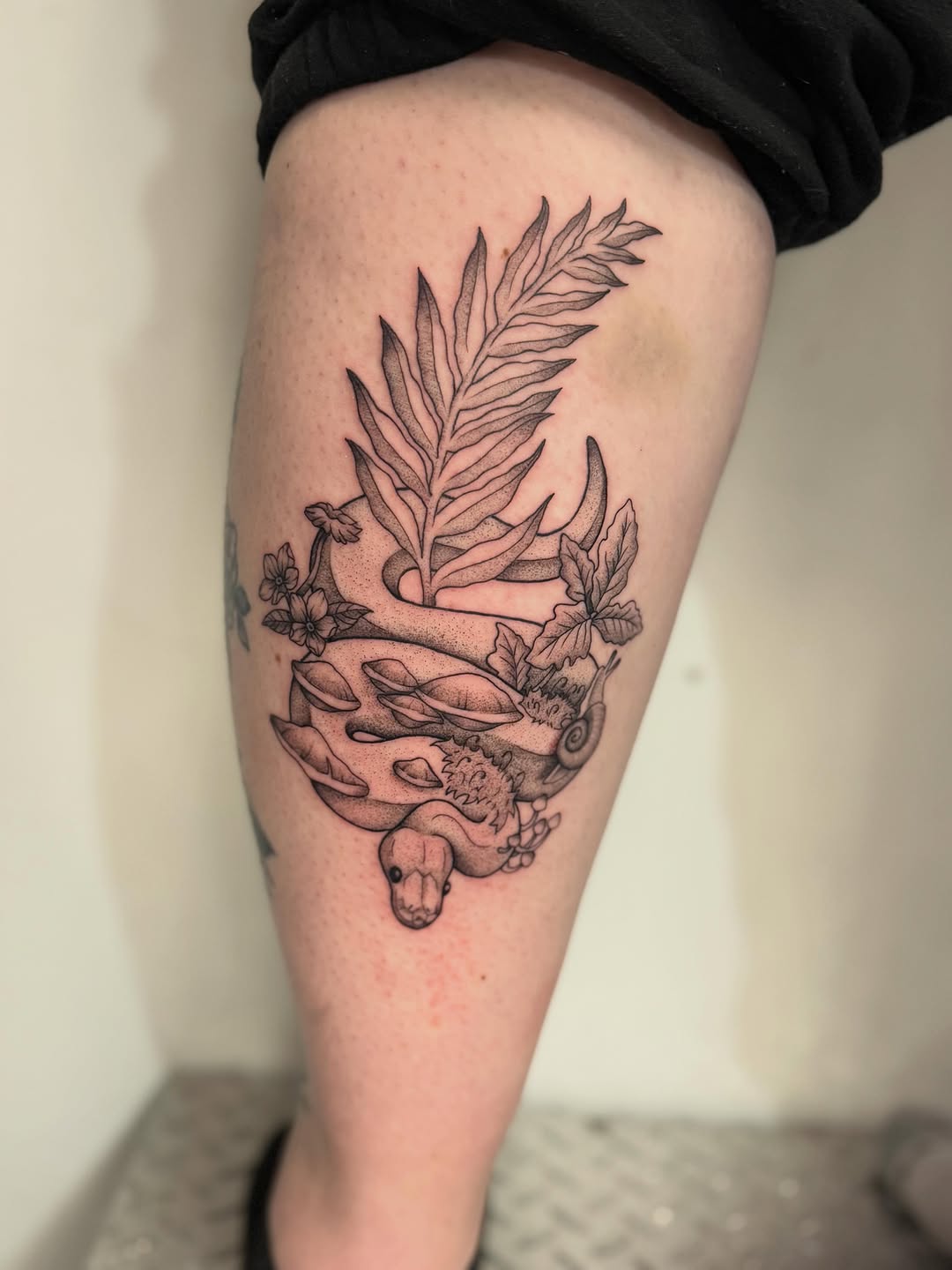 Tattoo by @felicitytattoos — black_and_grey