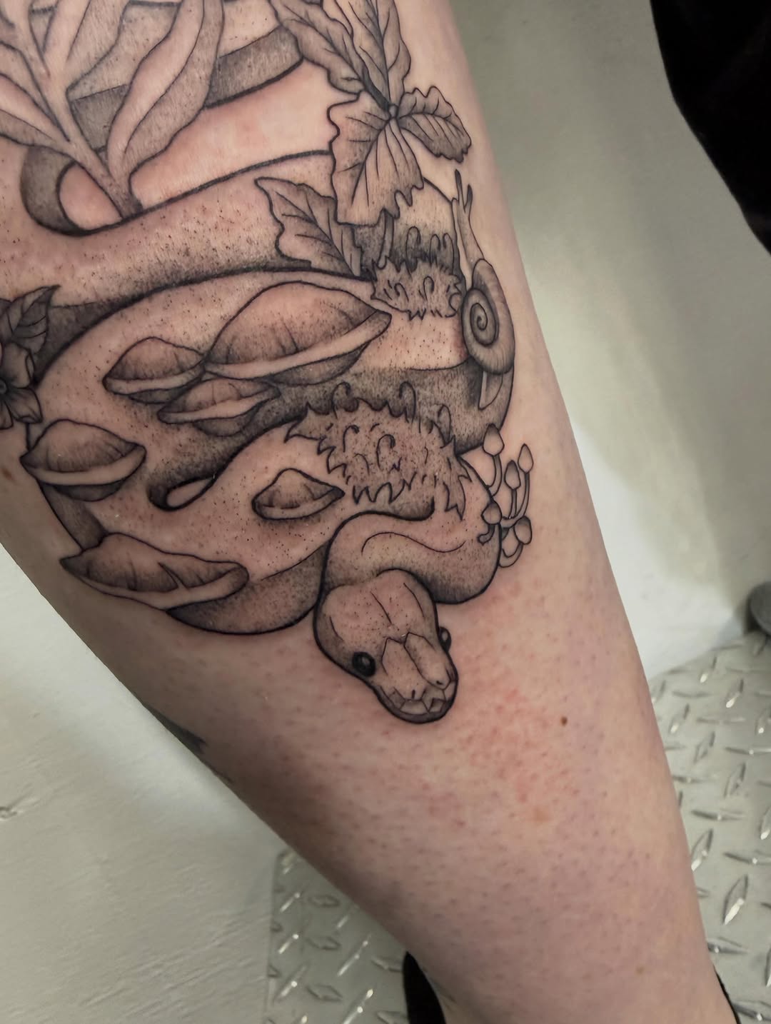 Tattoo by @felicitytattoos — black_and_grey