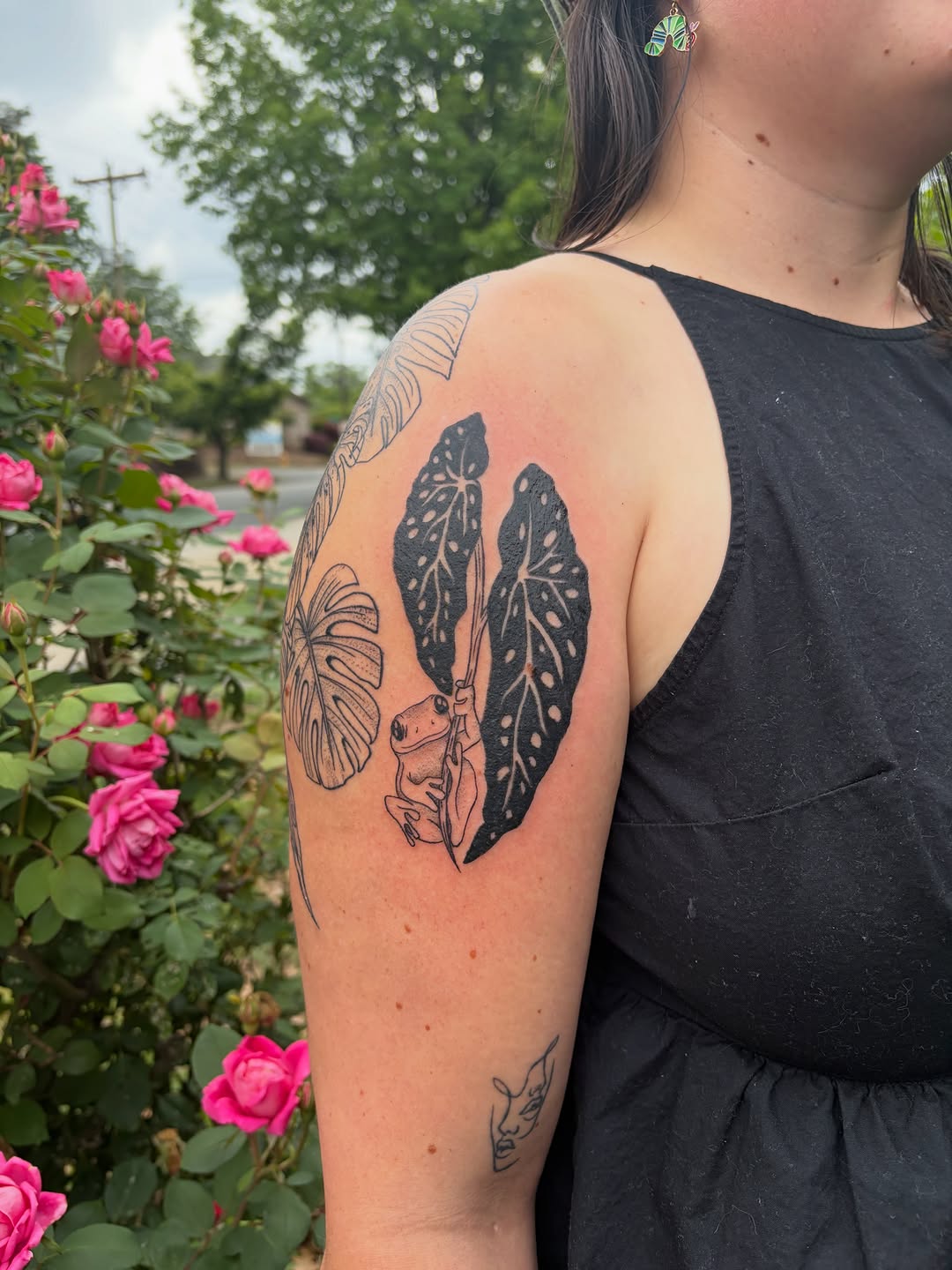 Tattoo by @rosemarie_tattoo β blackwork