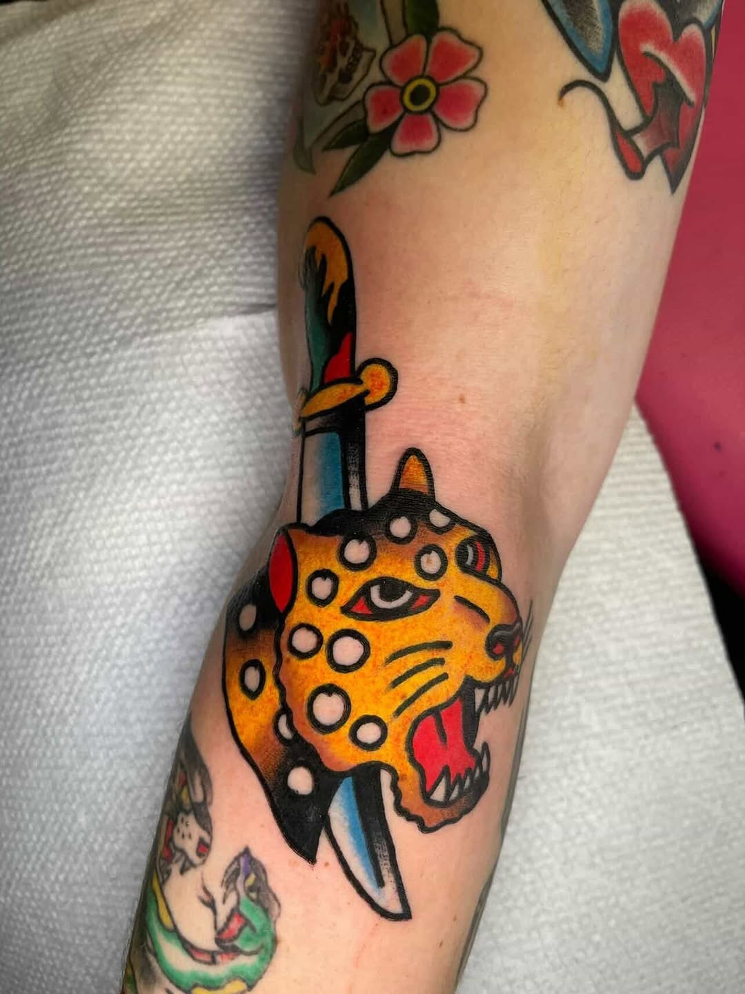 Tattoo by @tatsbydonlee — american_traditional