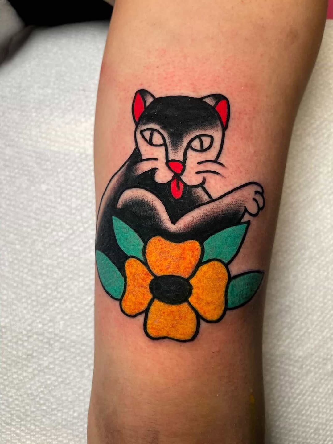 Tattoo by @tatsbydonlee — american_traditional