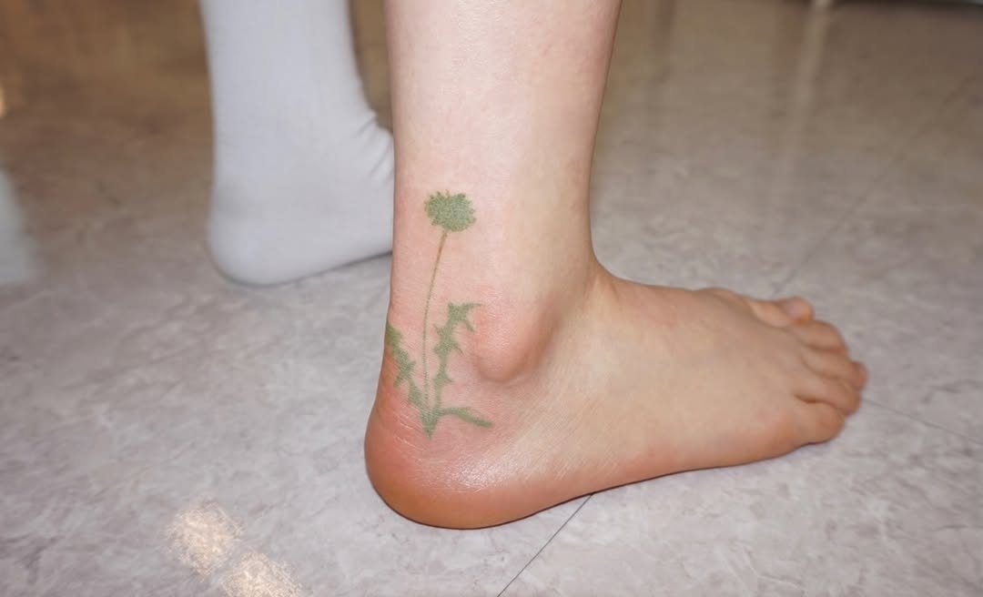 Tattoo by @grnplumr — minimalist