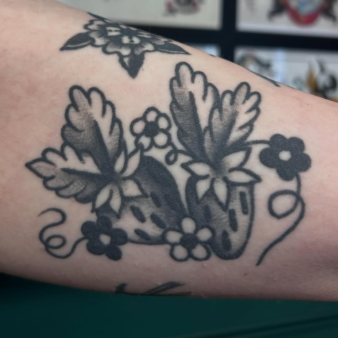 Tattoo by @erineinhorn — american_traditional