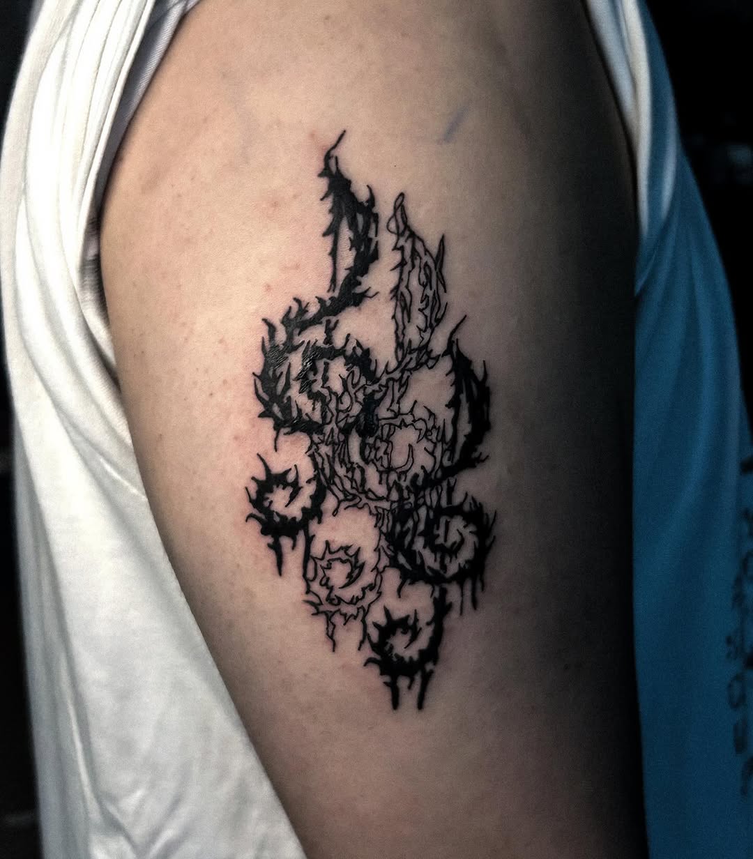 Tattoo by @e.seul.tt โ blackwork