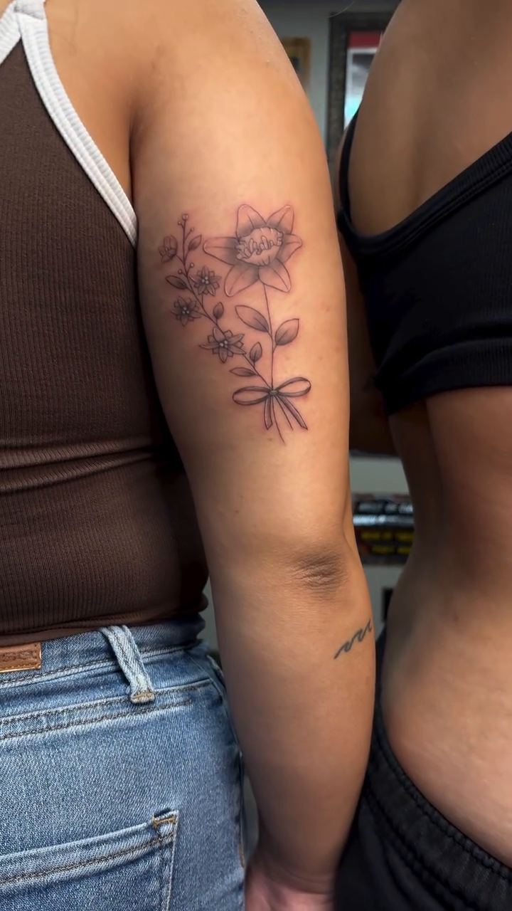 Tattoo by @alanaktatts — fine_line, illustrative