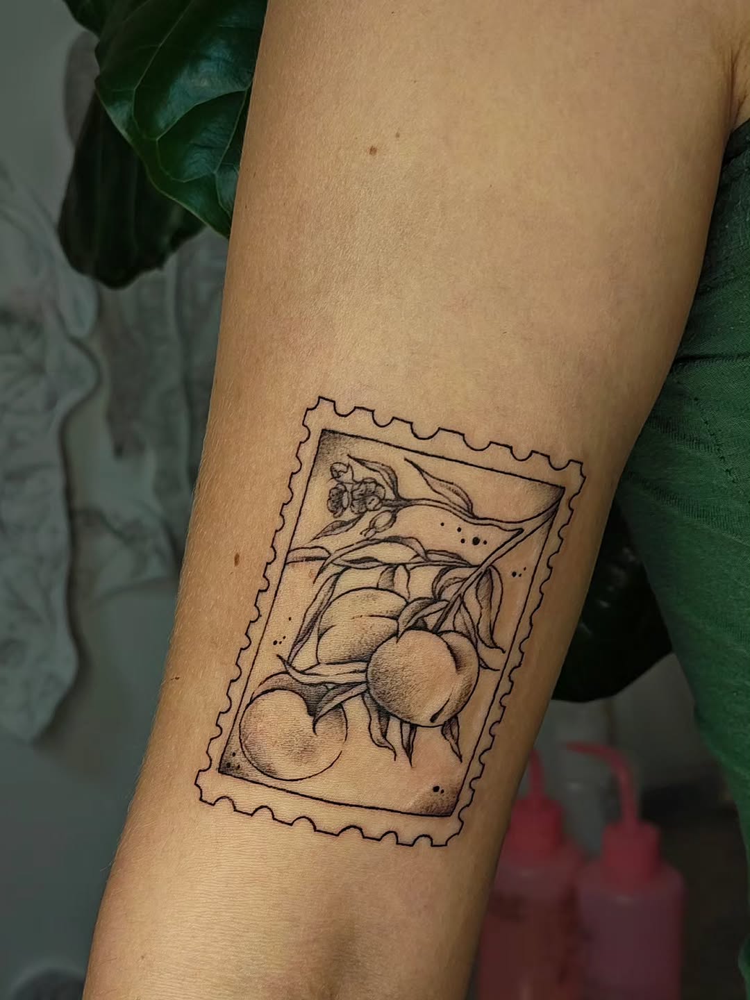 Tattoo by @lunatattoosya — black_and_grey