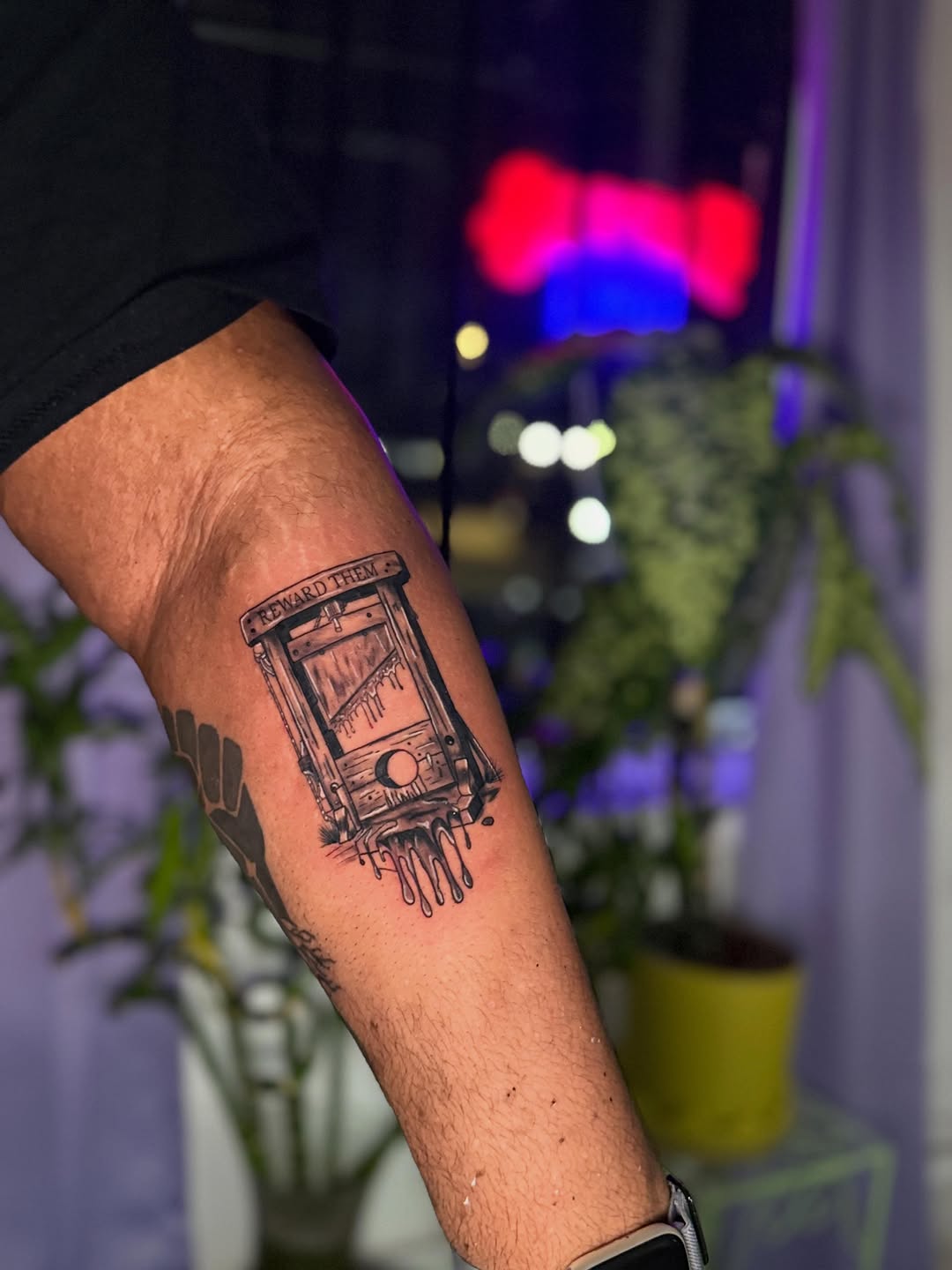 Tattoo by @_dotmx_ — black_and_grey, illustrative