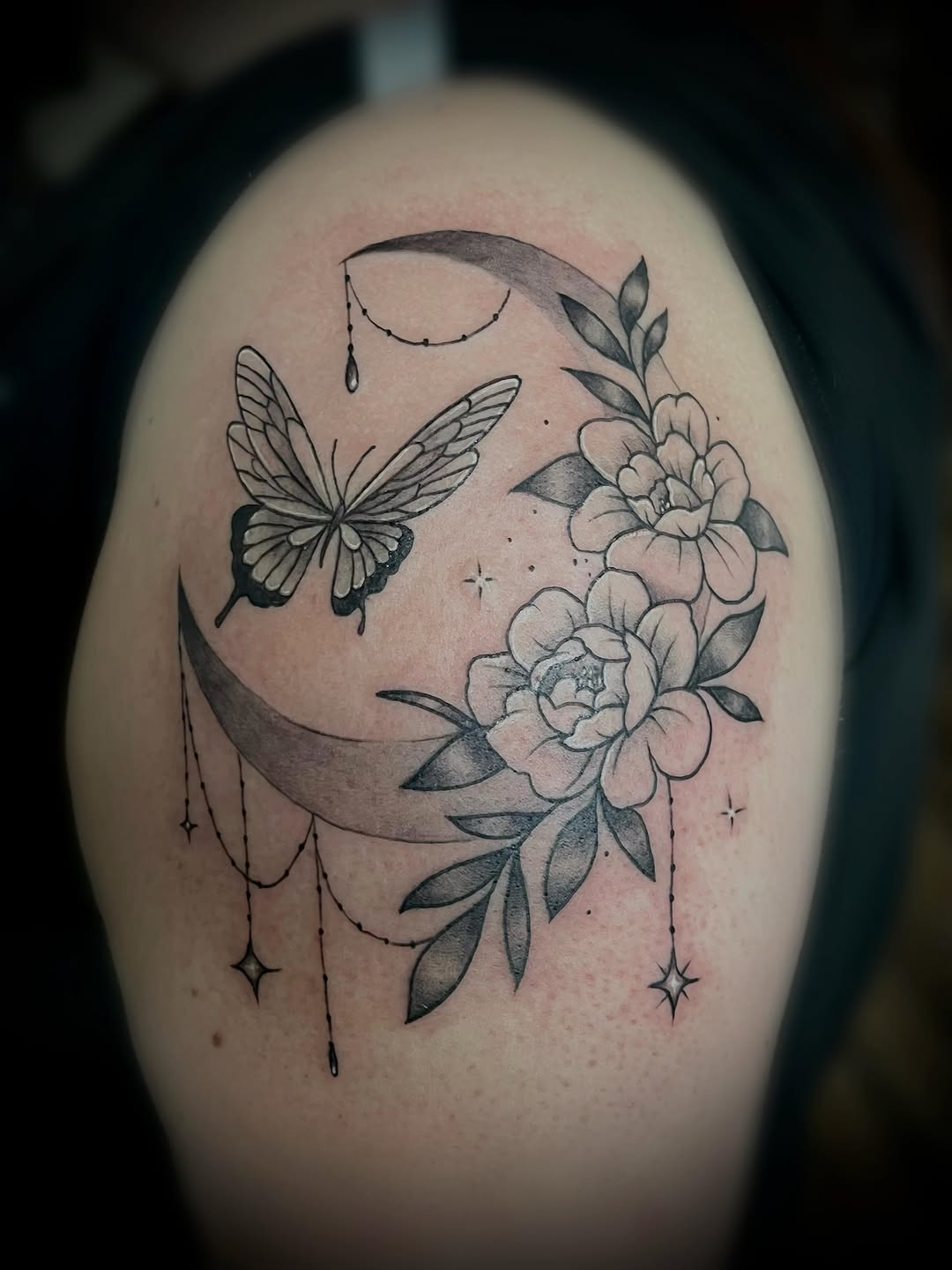 Tattoo by @saintlytattoos — fine_line