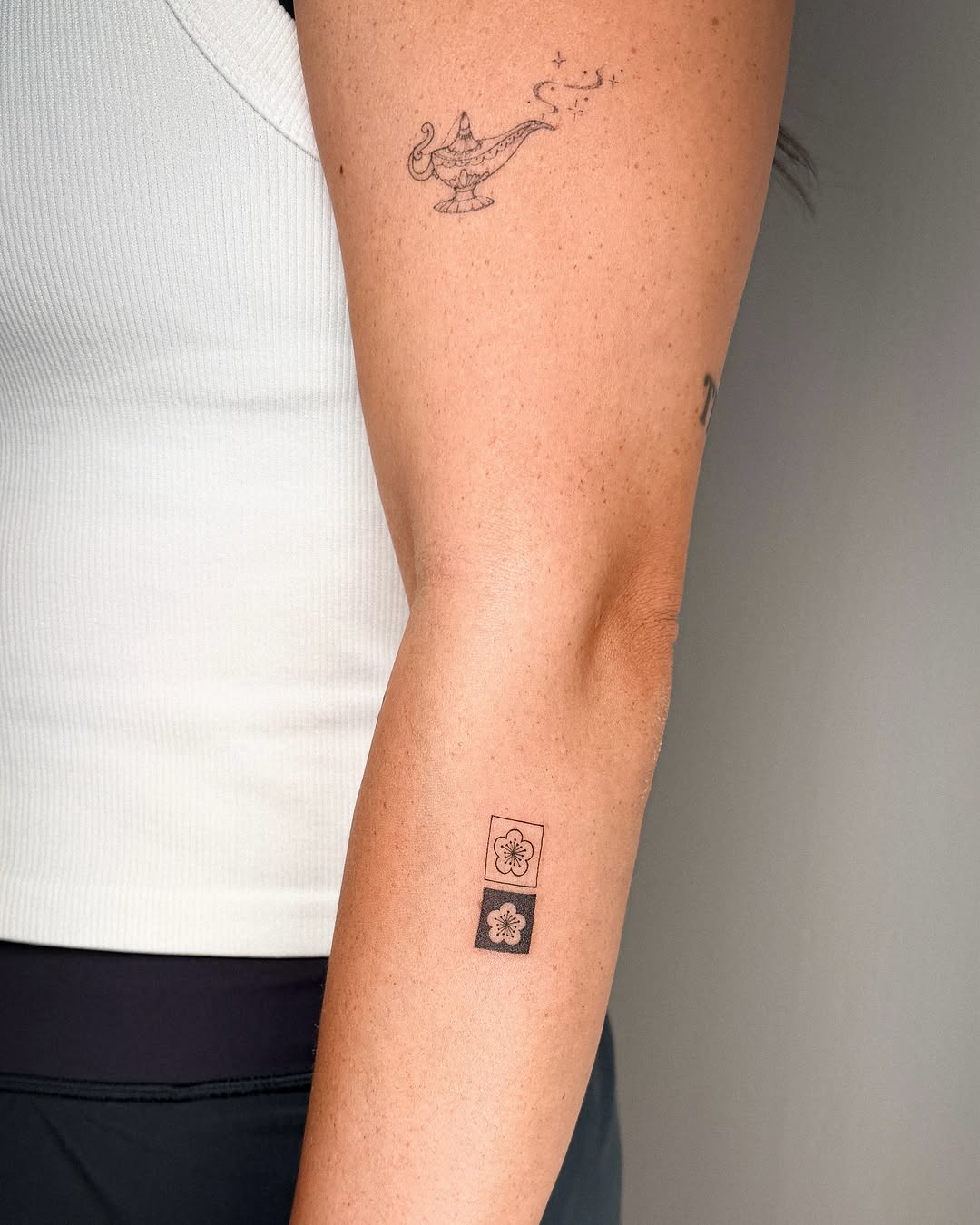 Tattoo by @rachelle.inks โ fine_line, minimalist