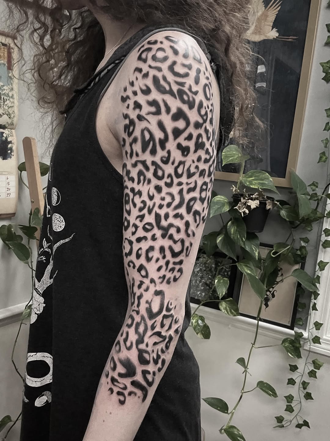 Tattoo by @stefany.m.p — blackwork, illustrative