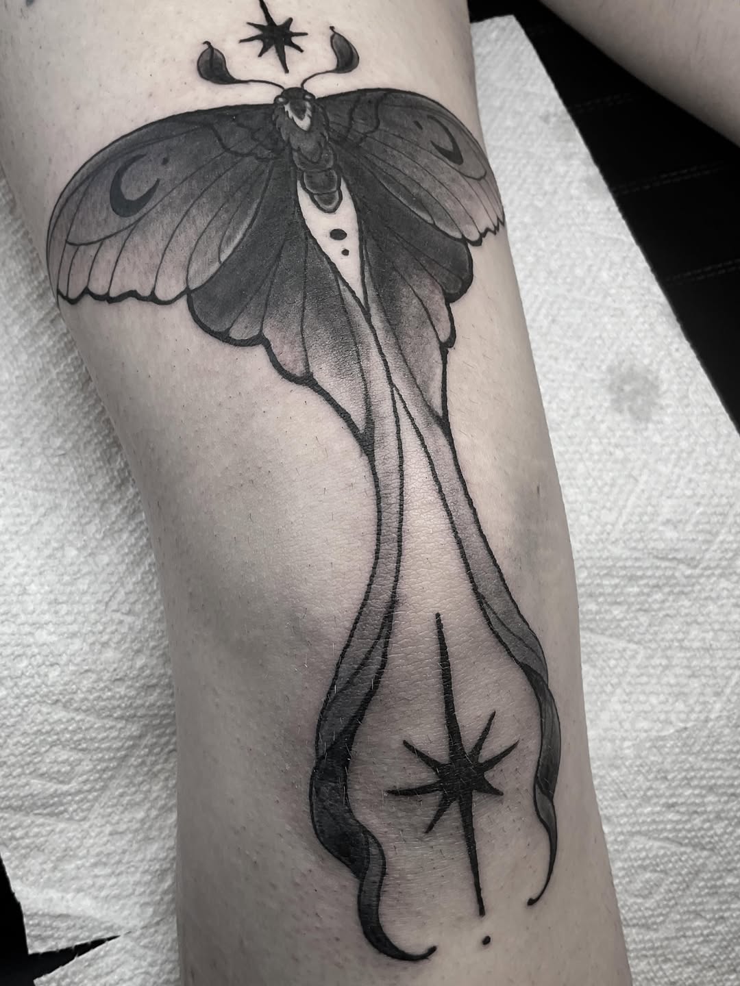Tattoo by @stefany.m.p — illustrative, black_and_grey
