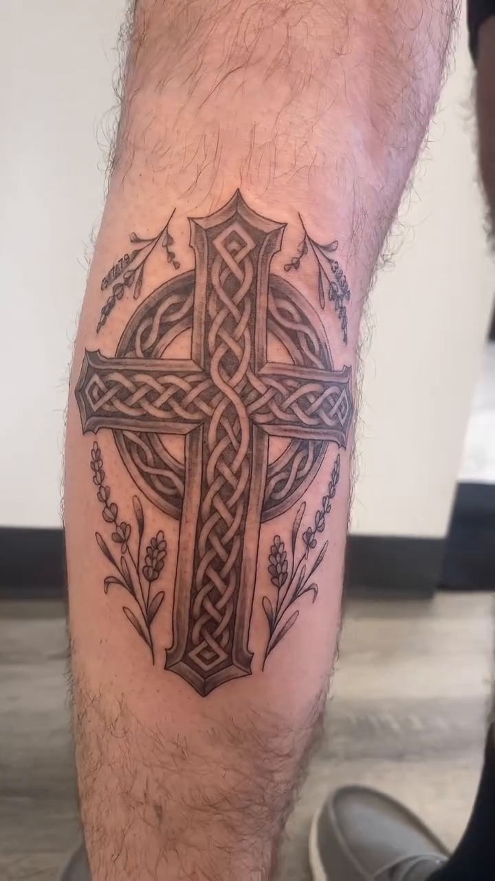 Tattoo by @mieshastattoos — black_and_grey
