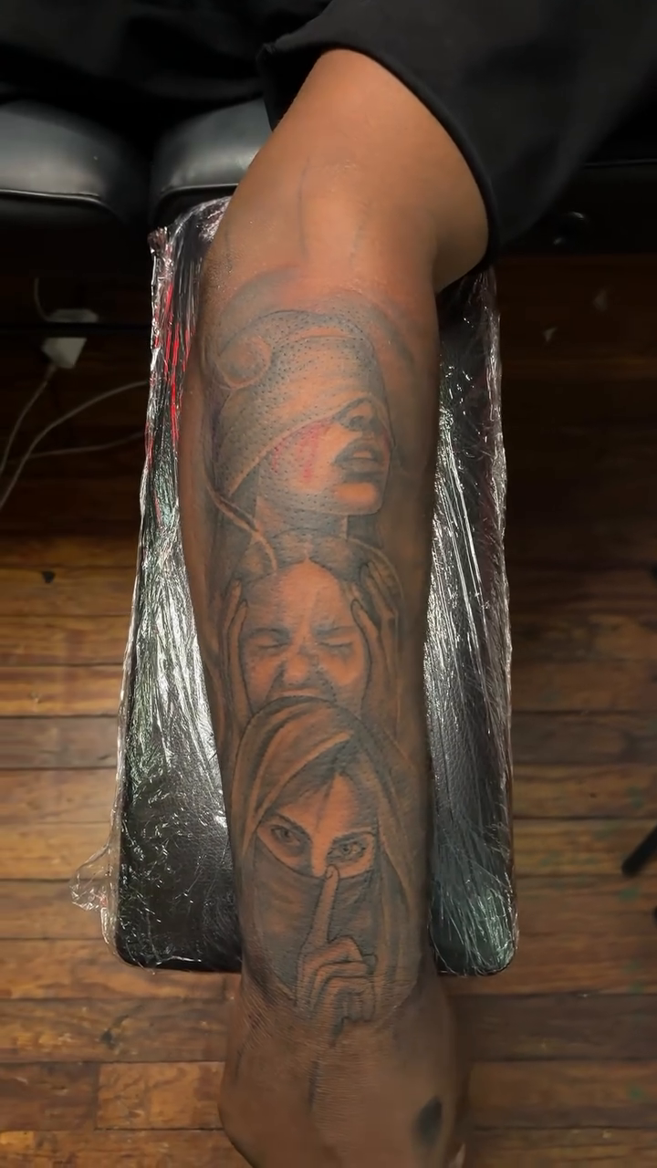 Tattoo by @rzink__ โ black_and_grey, illustrative