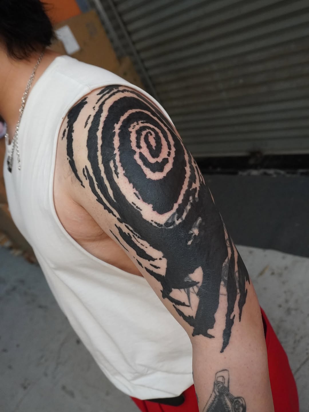 Tattoo by @mung_tattoo — blackwork