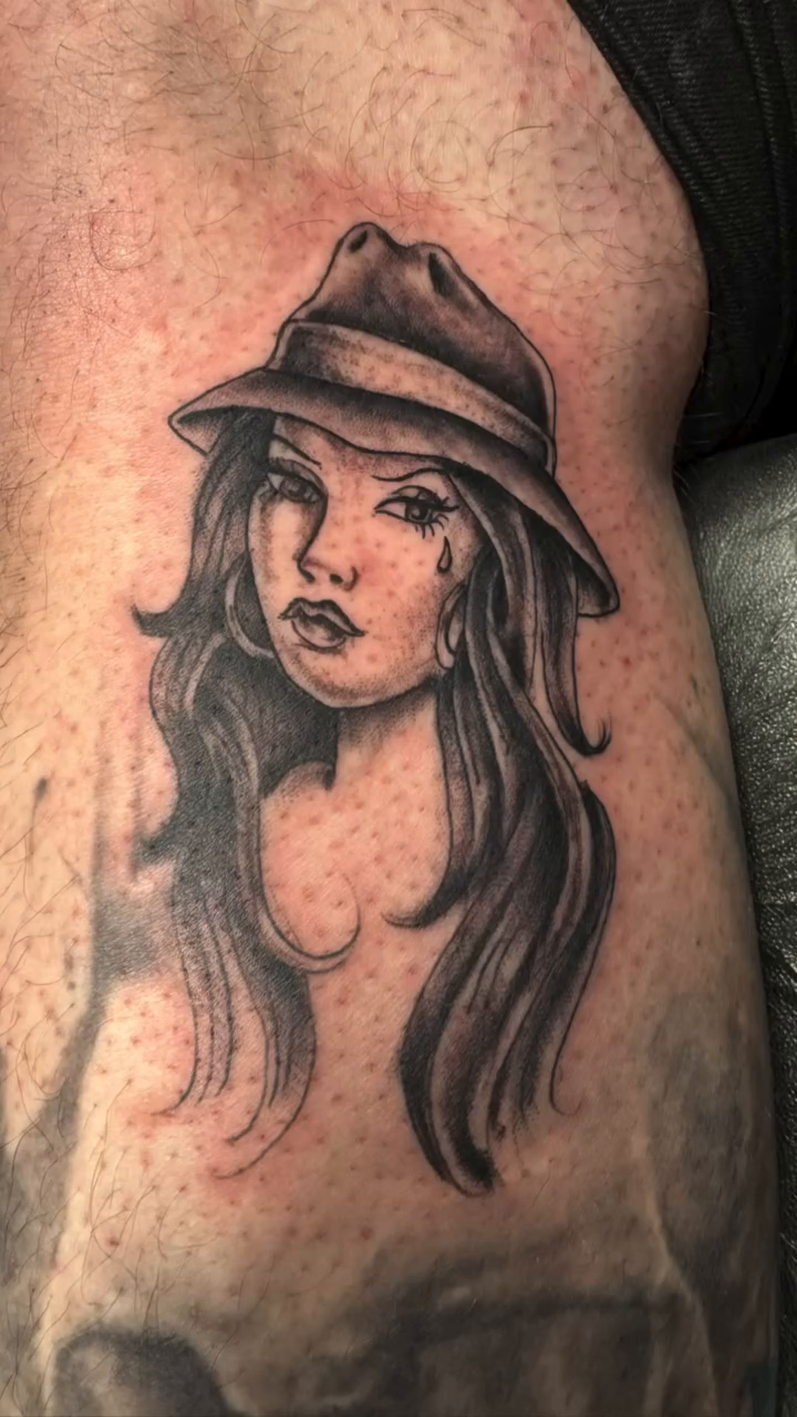 Tattoo by @dvasqueztattoo — black_and_grey, chicano
