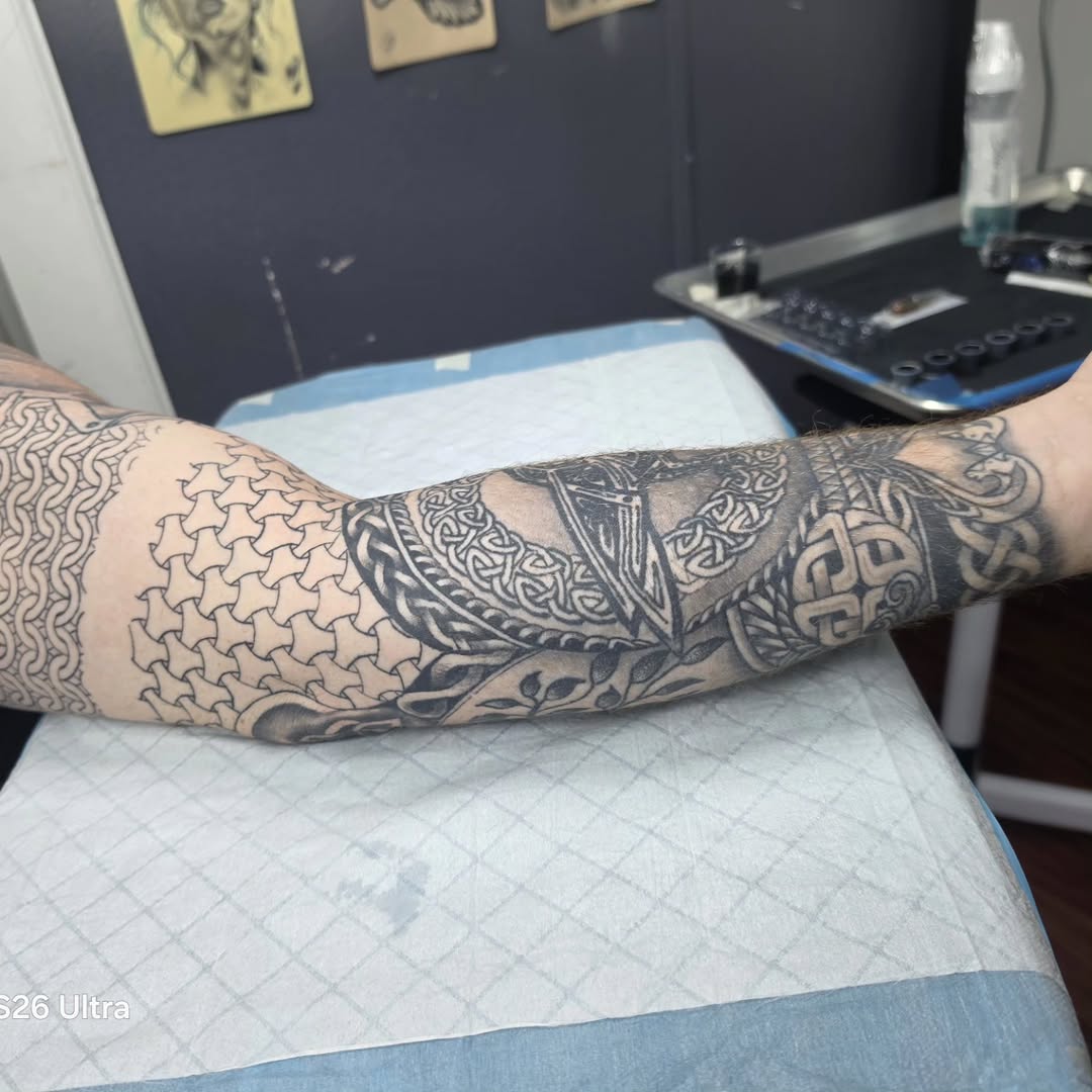 Tattoo by @giron21_tattoo — geometric, blackwork
