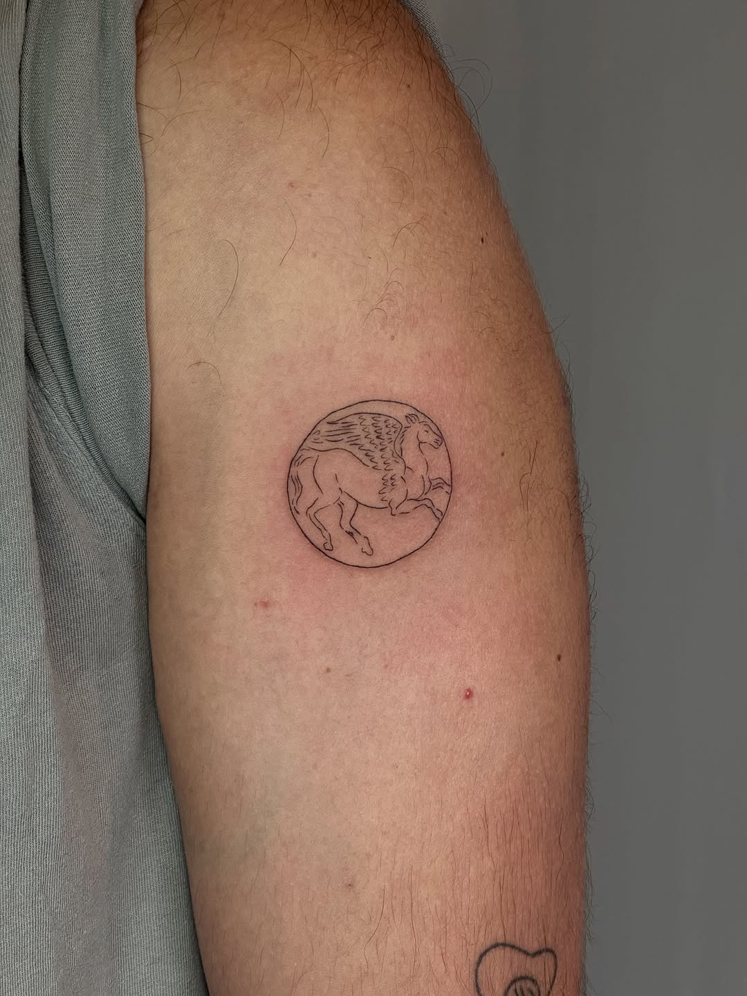 Tattoo by @jules__ink β fine_line