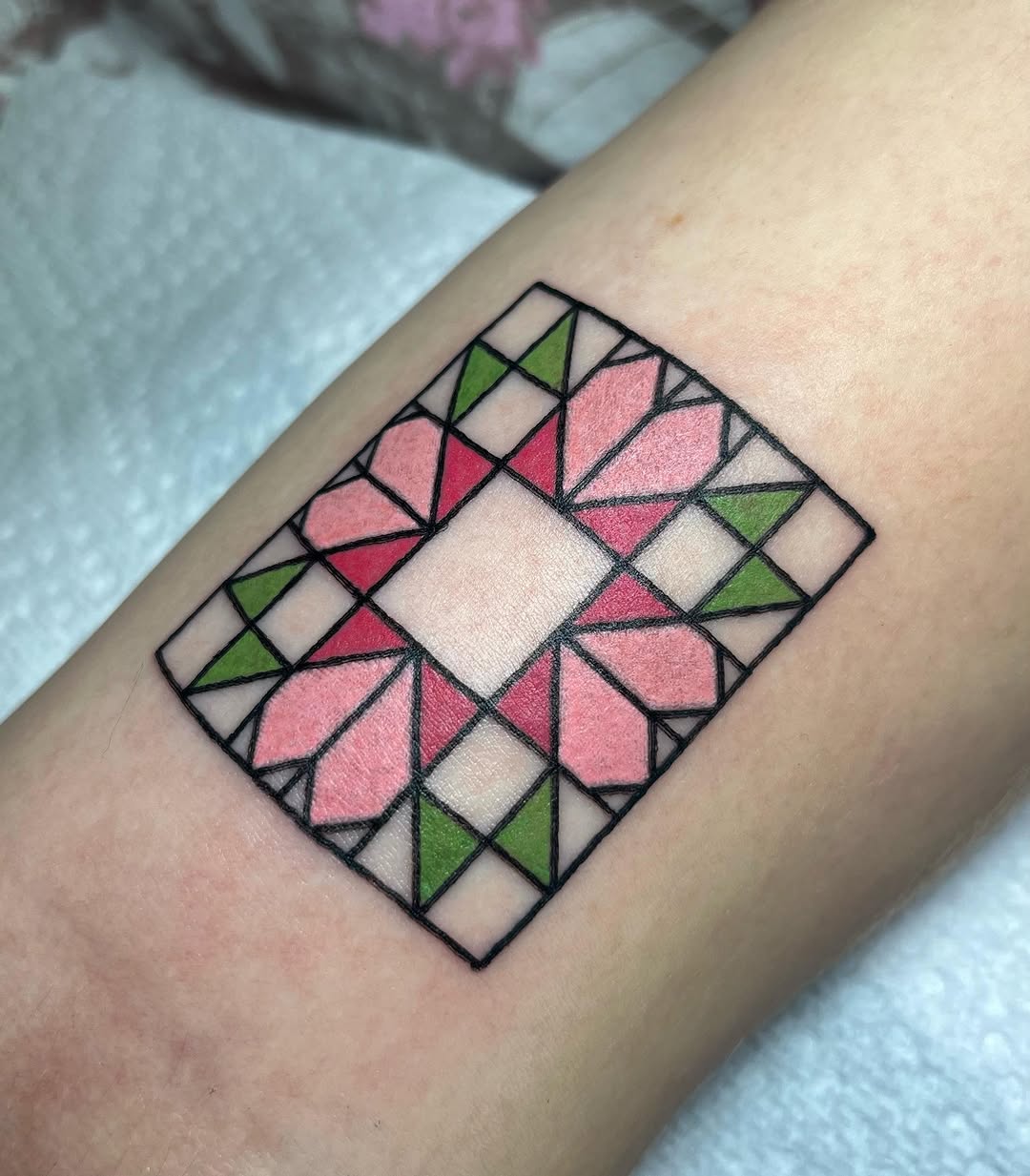 Tattoo by @kstuckeytattoos โ geometric, minimalist