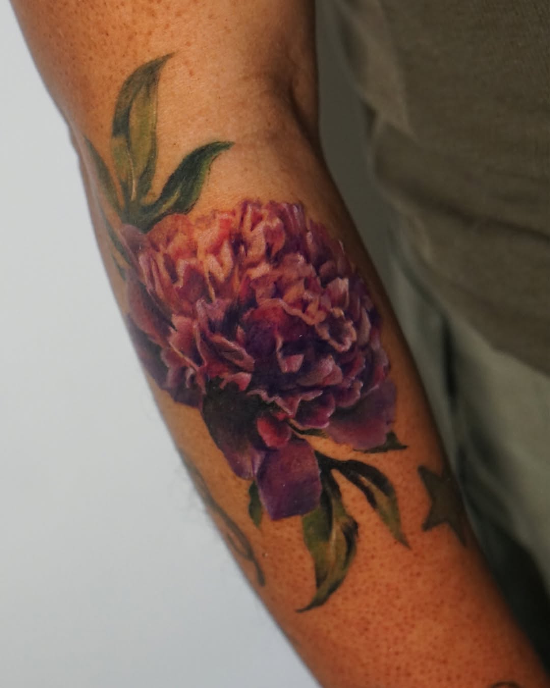 Tattoo by @theodrawsart โ realism