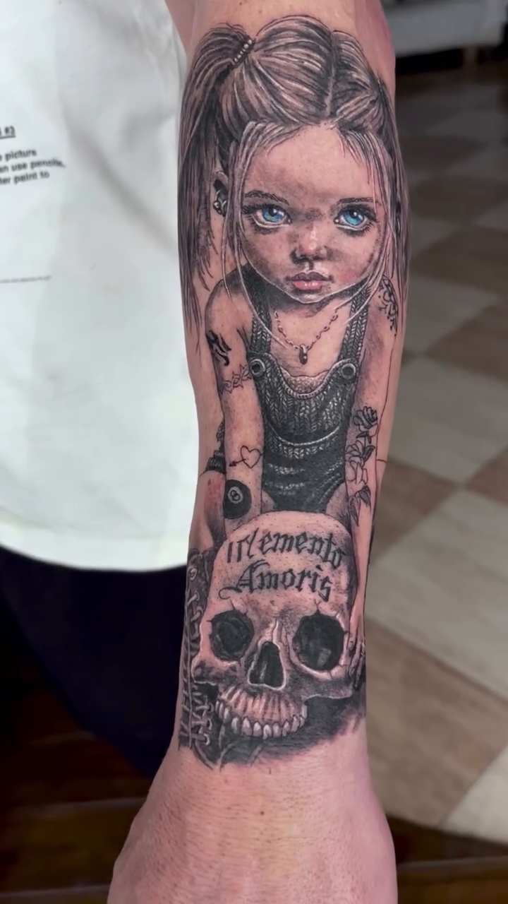 Tattoo by @molatutattoo — black_and_grey