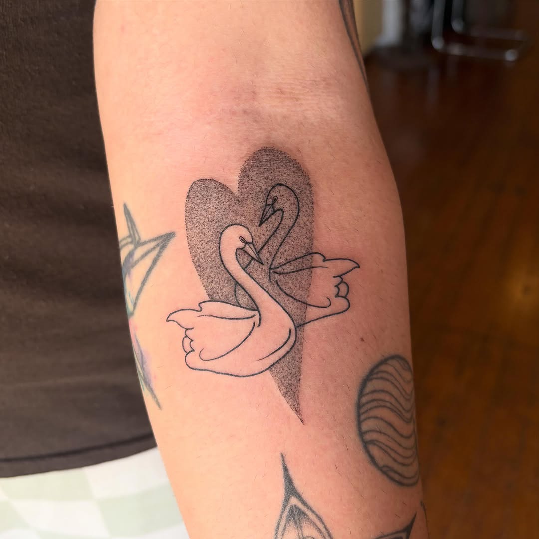 Tattoo by @alliemoontattoo — fine_line, minimalist