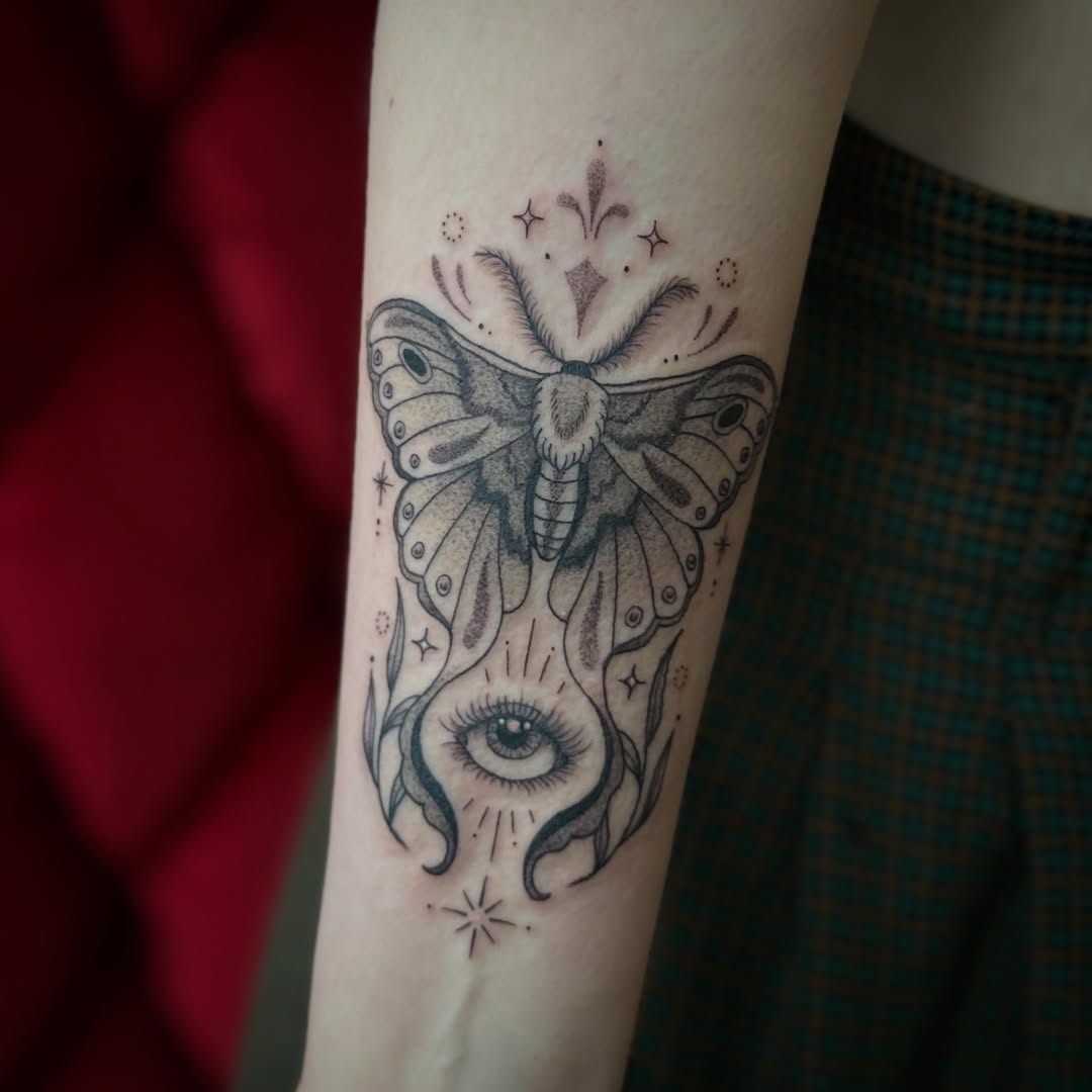 Tattoo by @spicy_sugarrr_tattoos — illustrative, black_and_grey