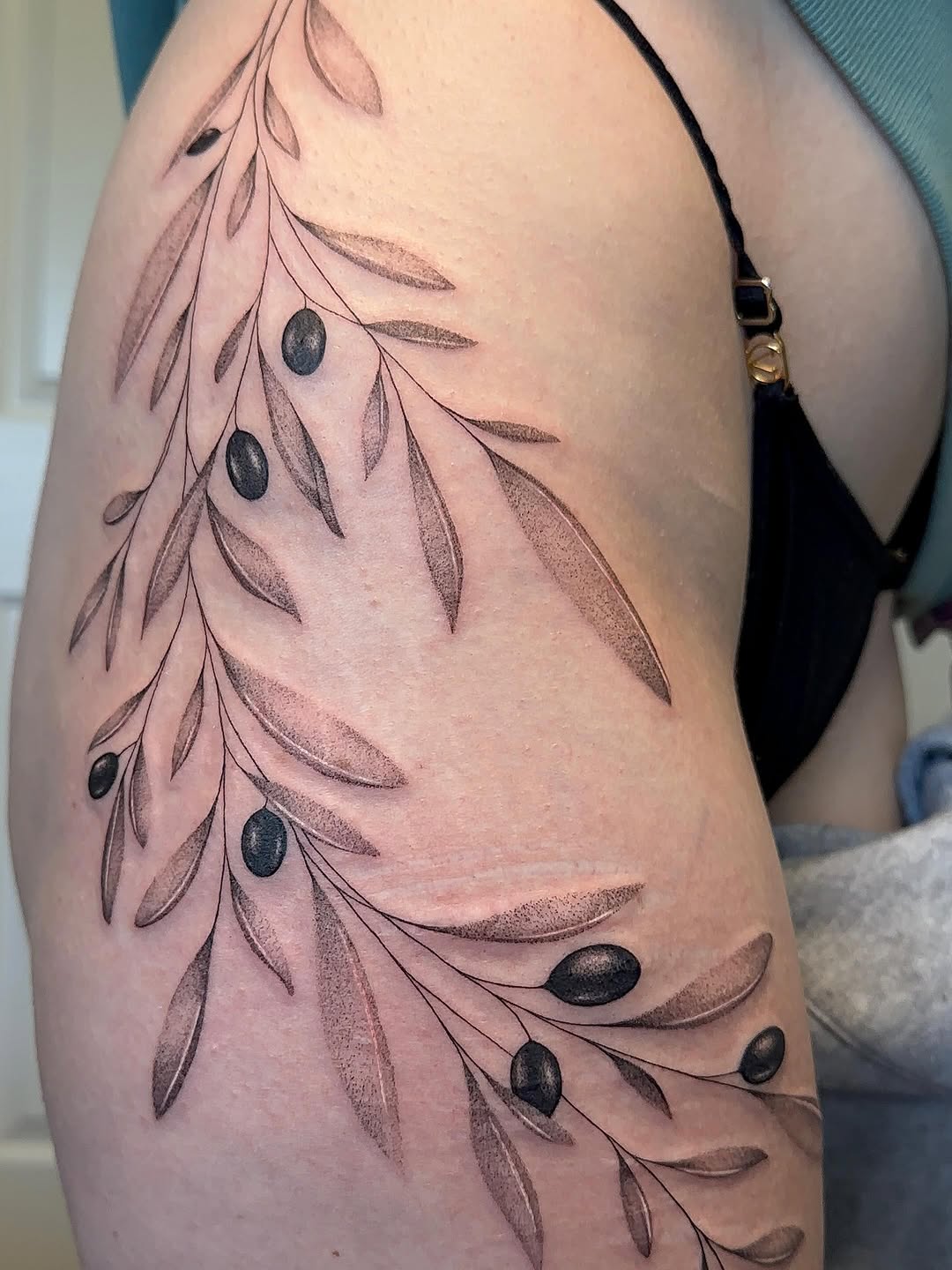 Tattoo by @bboujeeink2 — fine_line, dotwork