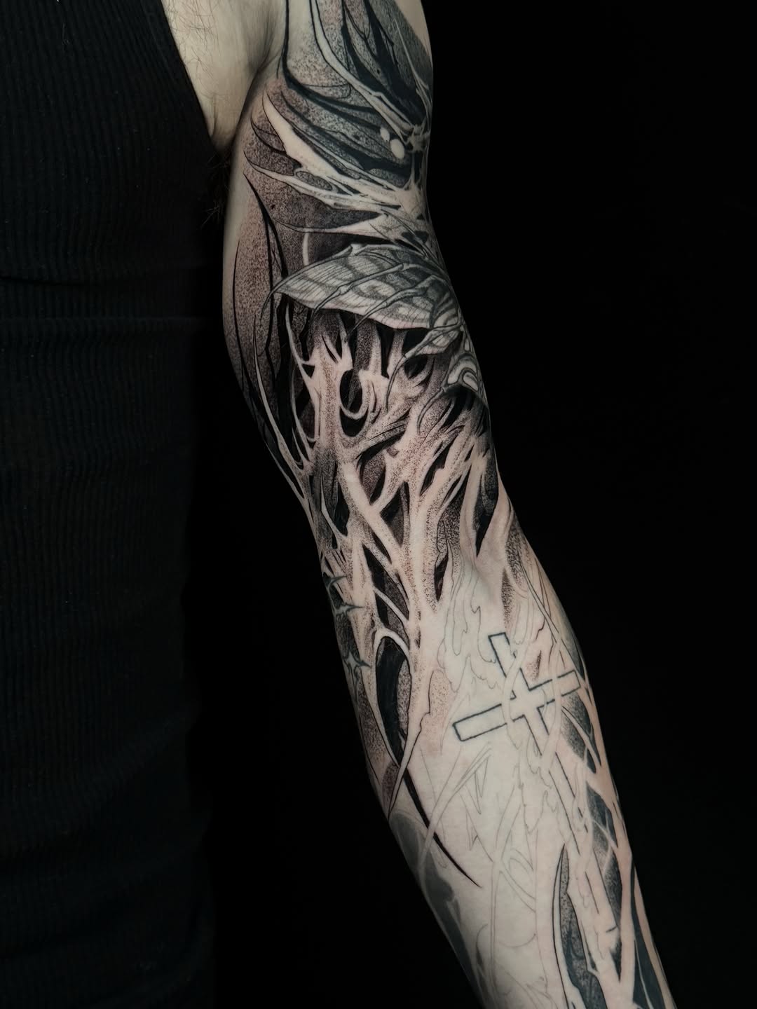Tattoo by @vincelau.tattoos โ blackwork