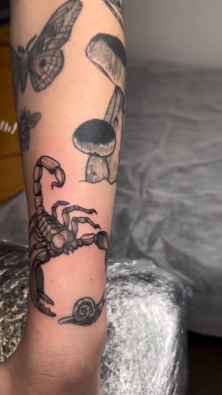 Tattoo by @buggies.tattoos — black_and_grey