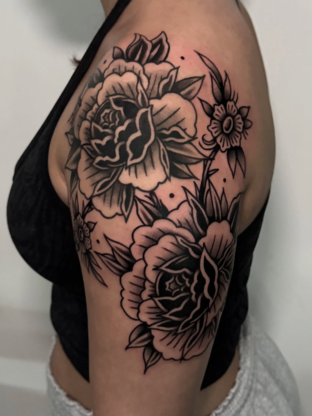 Tattoo by @eb.ink_ โ american_traditional, illustrative
