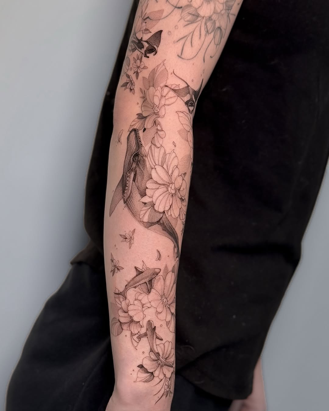 Tattoo by @victoria.tattoos โ dotwork