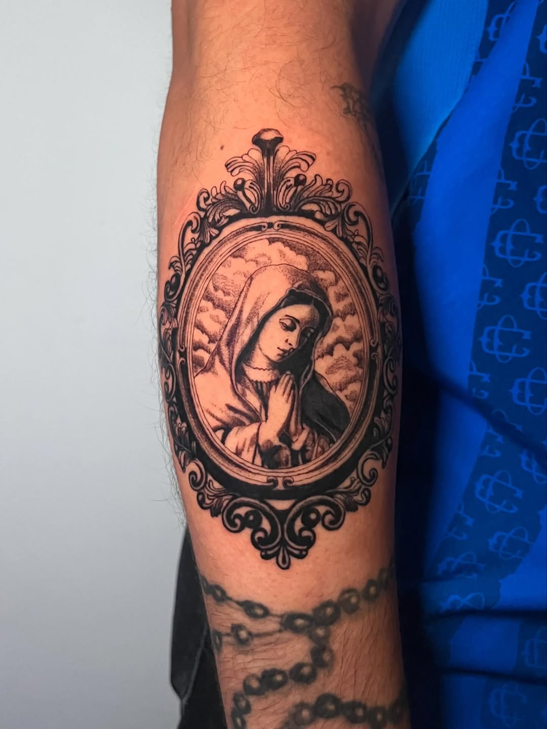 Tattoo by @jiinkytattoos — black_and_grey, realism