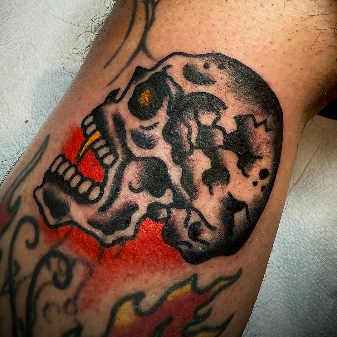 Tattoo by @victorialagano — american_traditional, illustrative