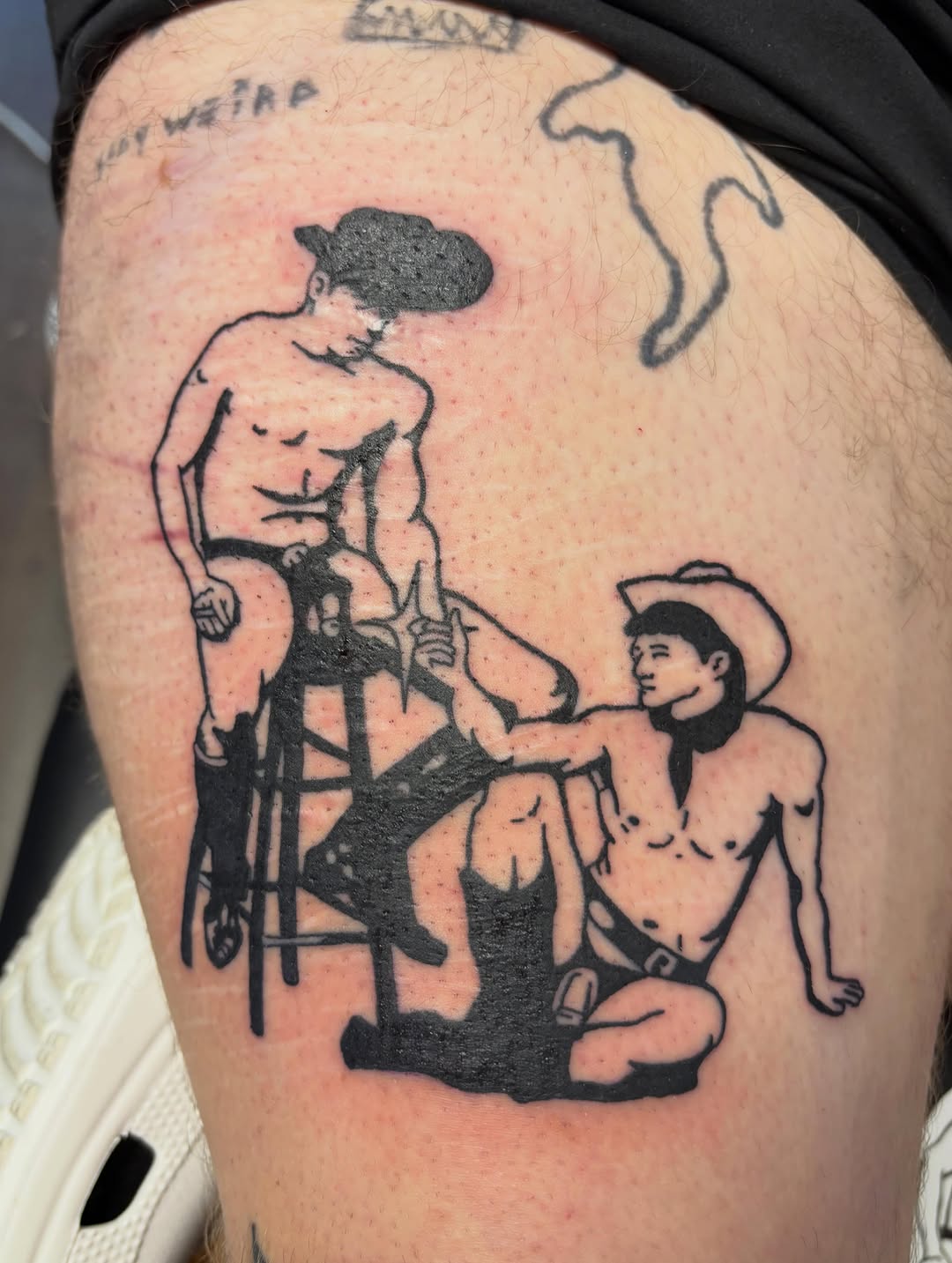 Tattoo by @l00se_needlez โ blackwork