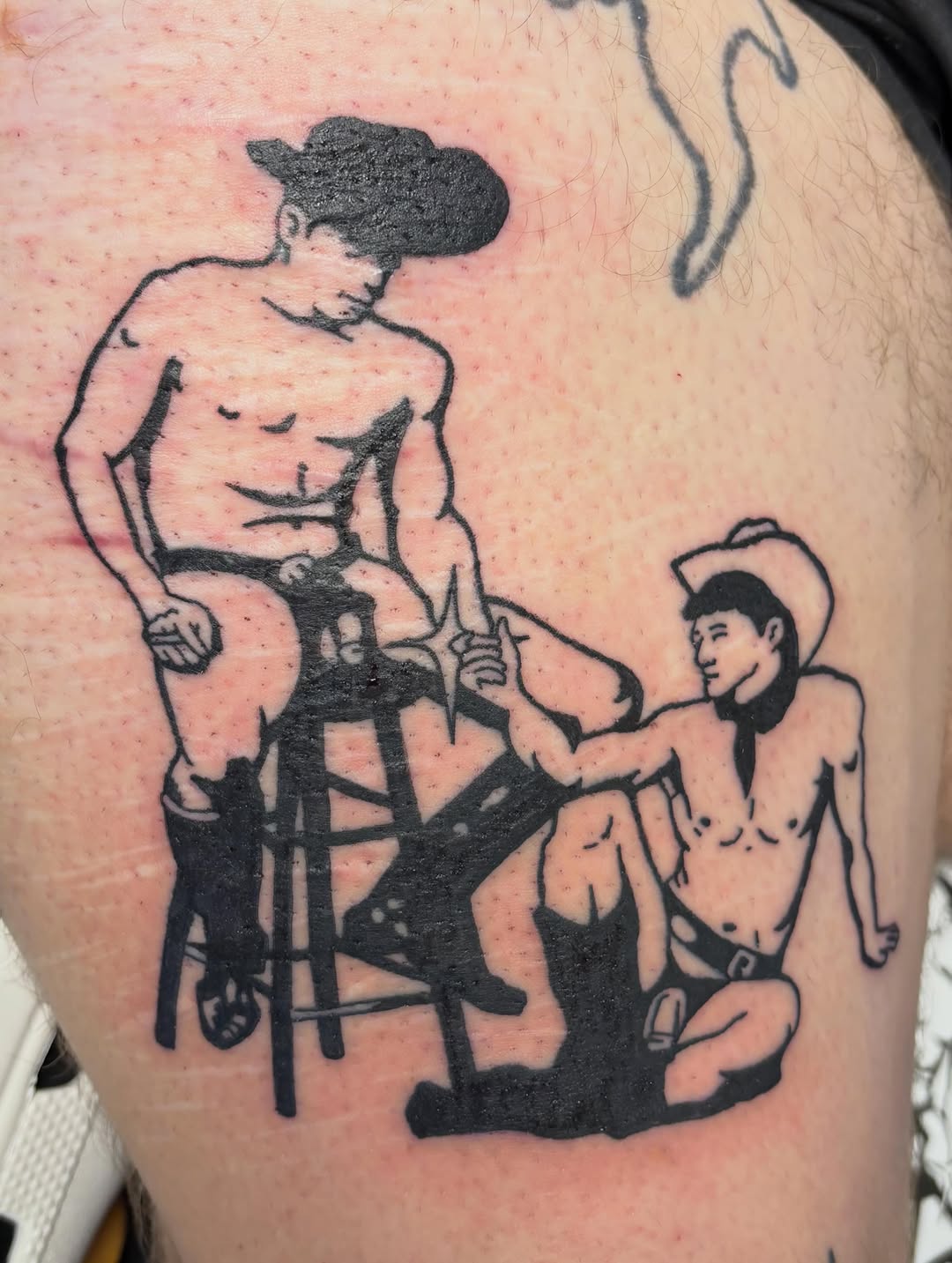 Tattoo by @l00se_needlez โ blackwork