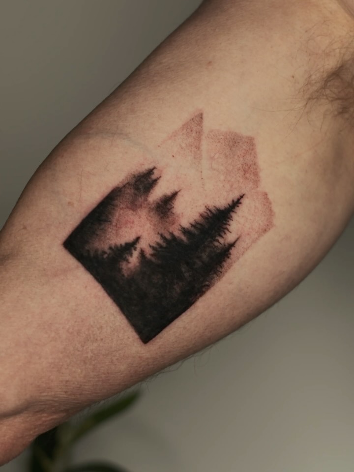 Tattoo by @arenwave — blackwork, illustrative