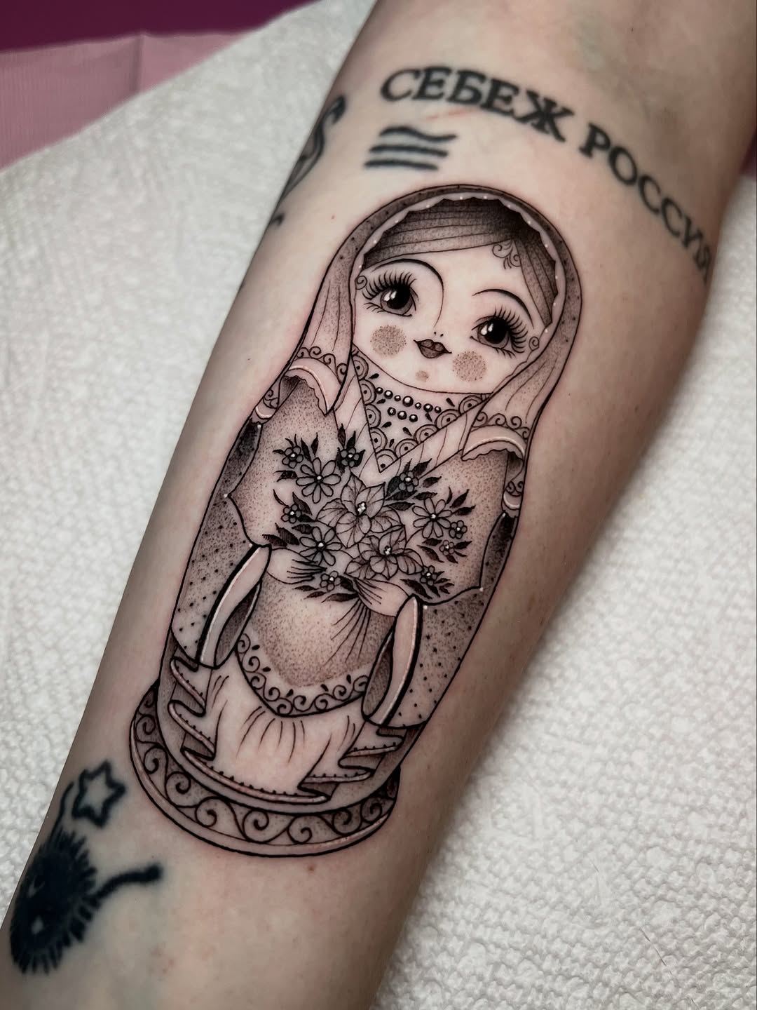 Tattoo by @tehnayatattoos β black_and_grey