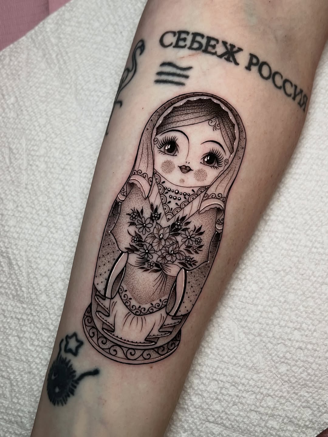 Tattoo by @tehnayatattoos β black_and_grey