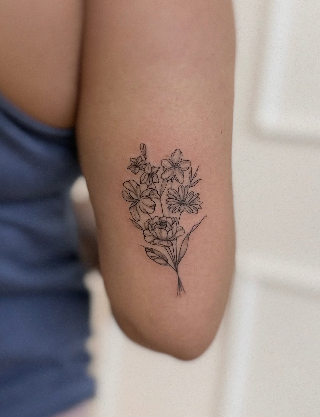 Tattoo by @olha.tattoo โ fine_line