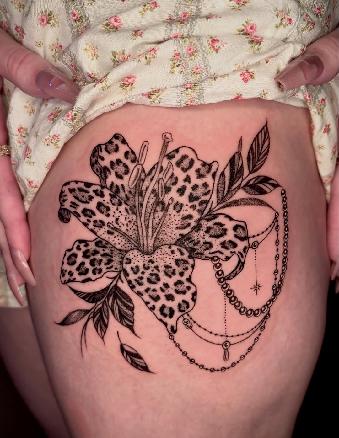 Tattoo by @yese.vibes — black_and_grey, ornamental