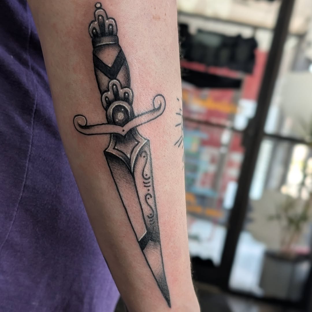 Tattoo by @qualiitygreen — american_traditional, black_and_grey