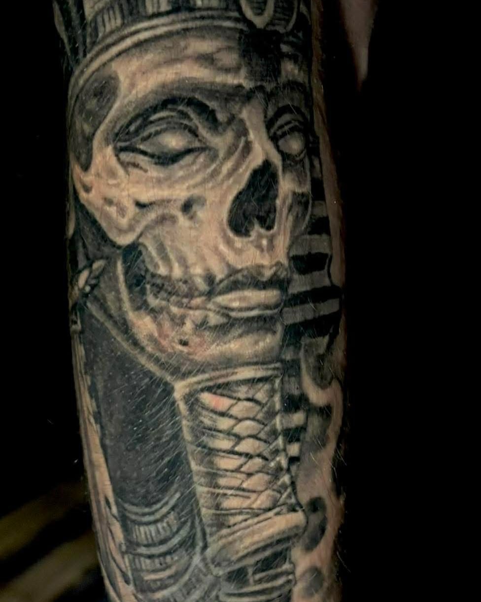 Tattoo by @philrobertsontattoos — realism, black_and_grey