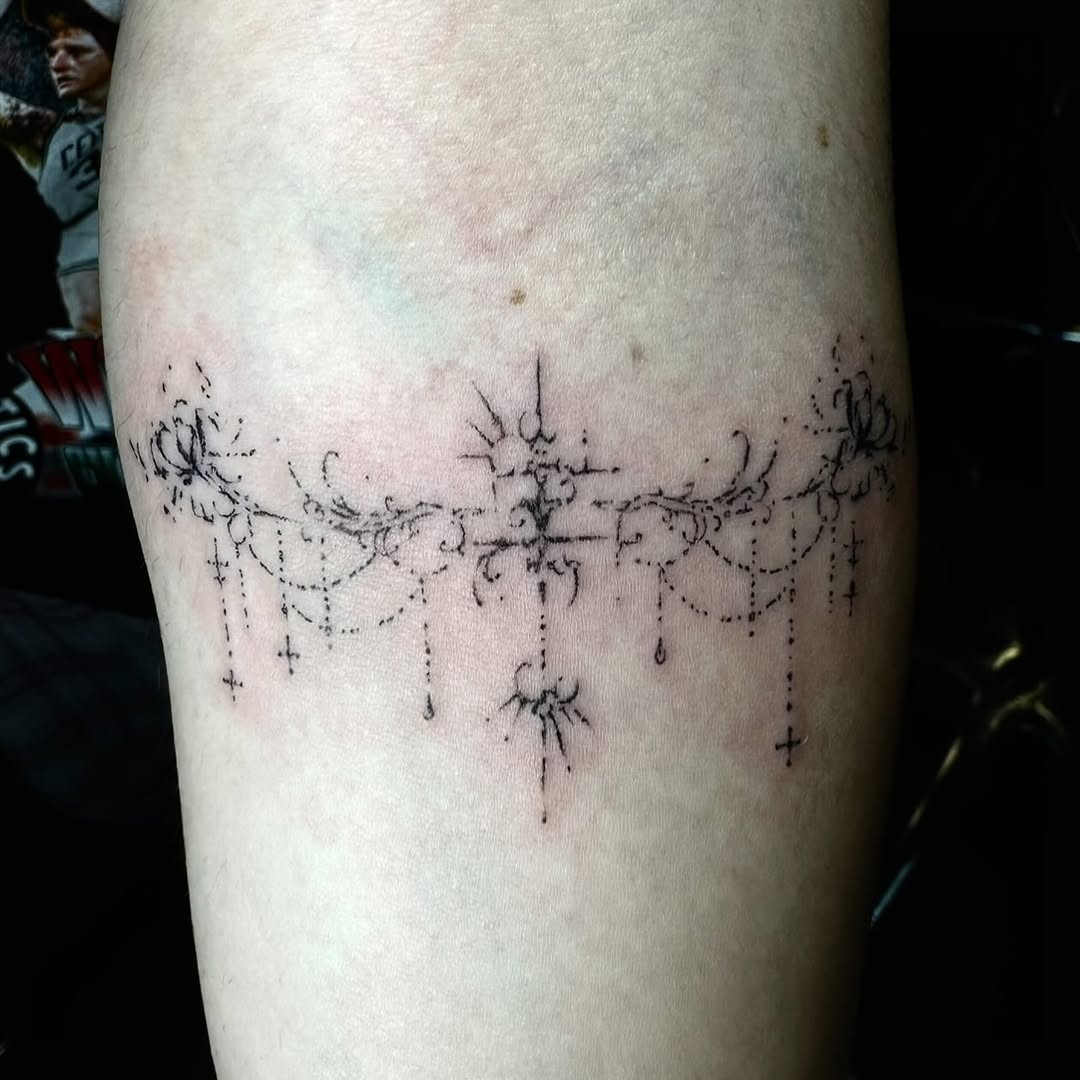 Tattoo by @thirteentatz — fine_line, ornamental