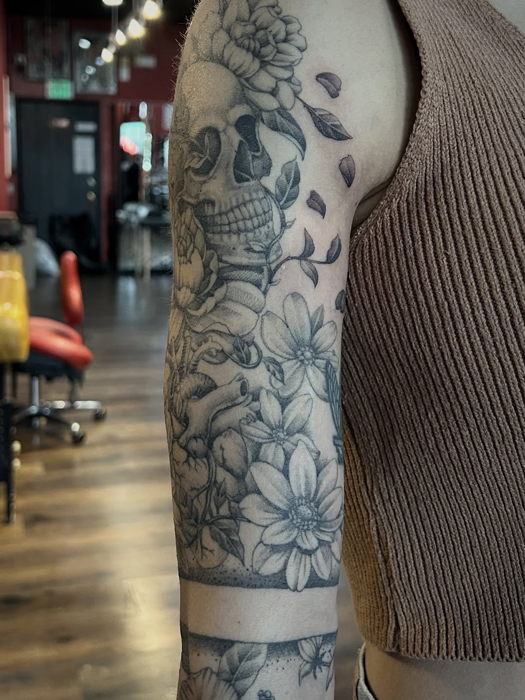 Tattoo by @takomanink — black_and_grey