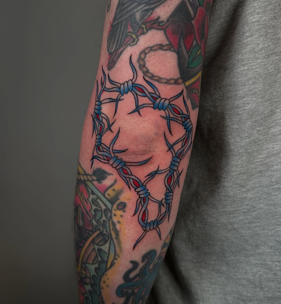 Tattoo by @sechisaiasz — american_traditional, illustrative