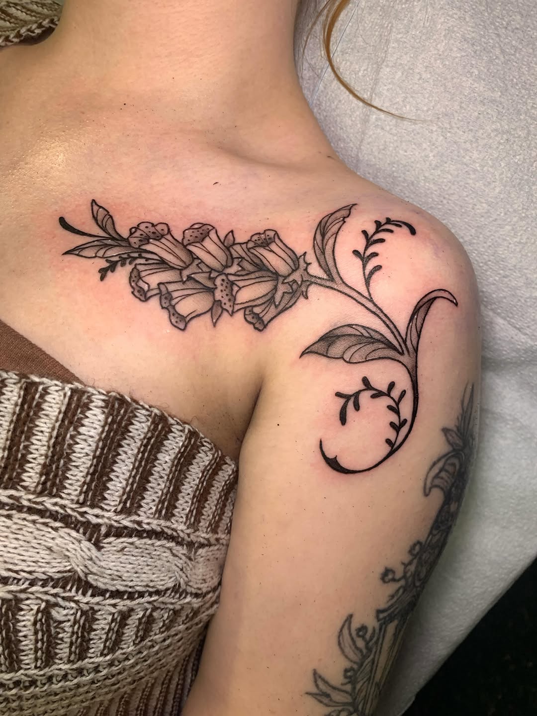 Tattoo by @jellyrat_tatts — black_and_grey